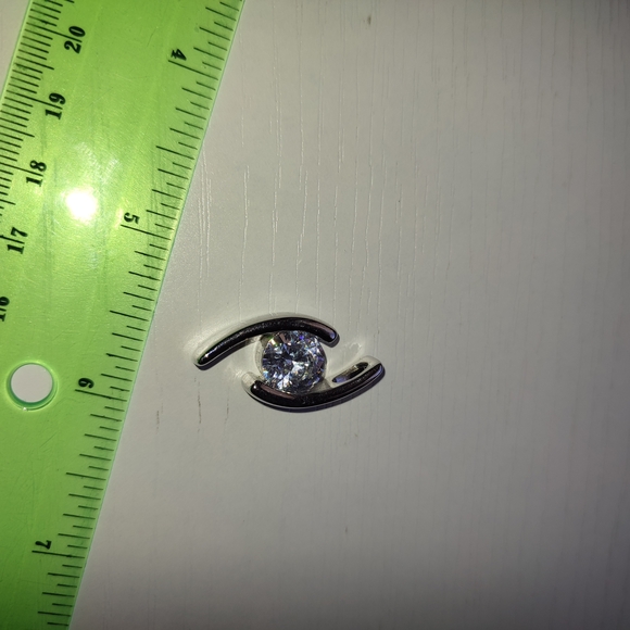 Vintage Silver Necklace with Sparkling Gem - Picture 6 of 8